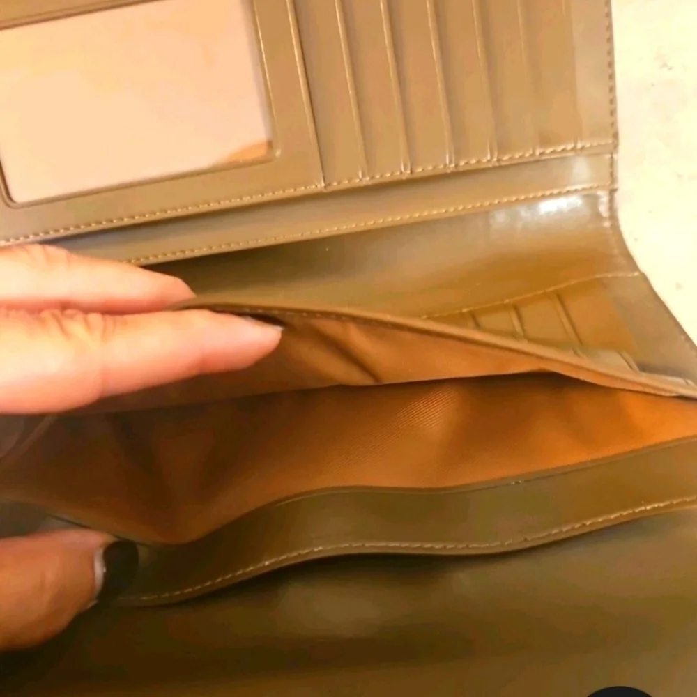 Coach Signature Leather Trifold ID Wallet Clutch Khaki/Light Pink Style#B2246
